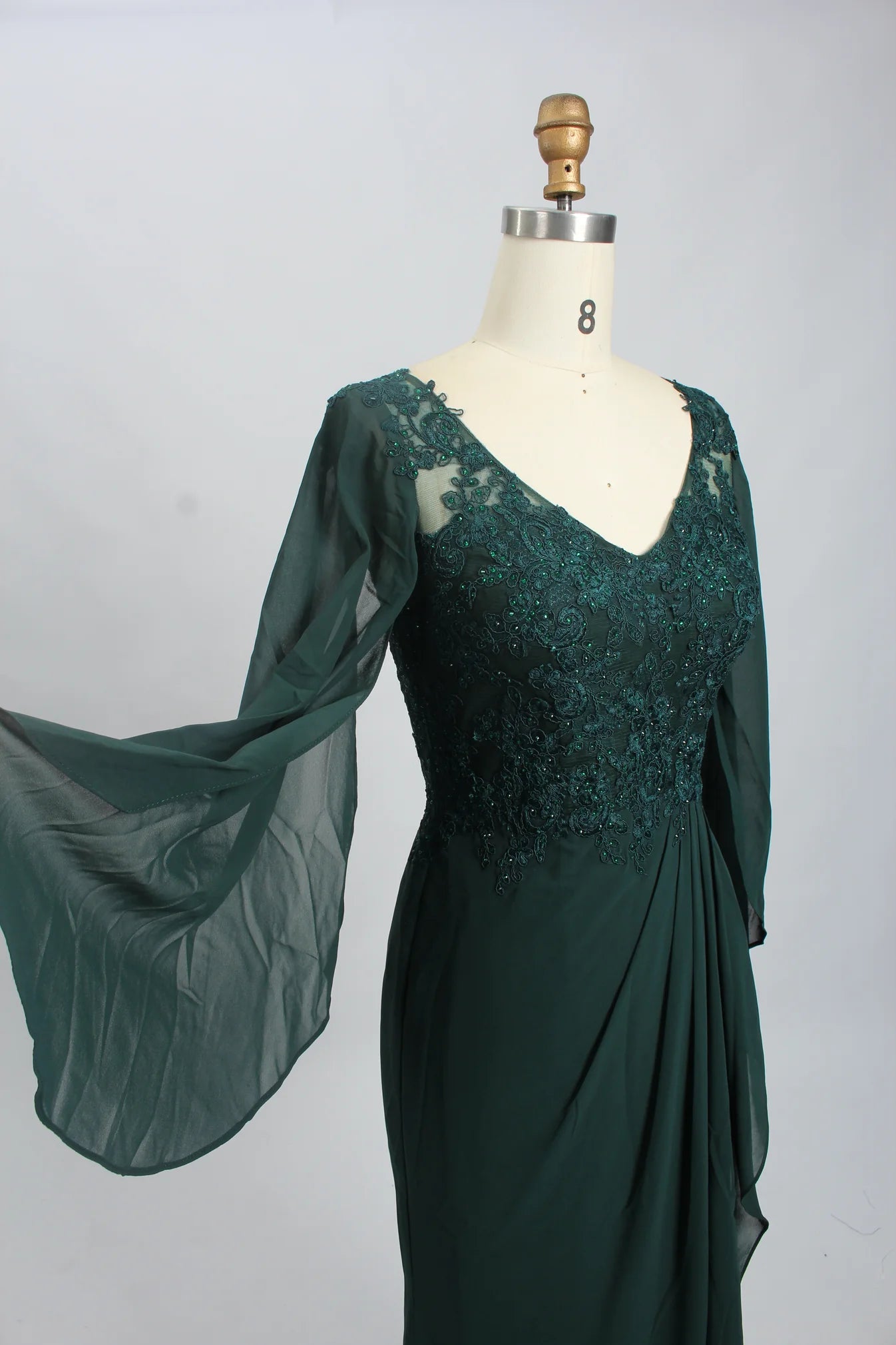 V Neck Long Sleeves Lace Chiffon Dark Green Mother of the Bride Dress with Beaded