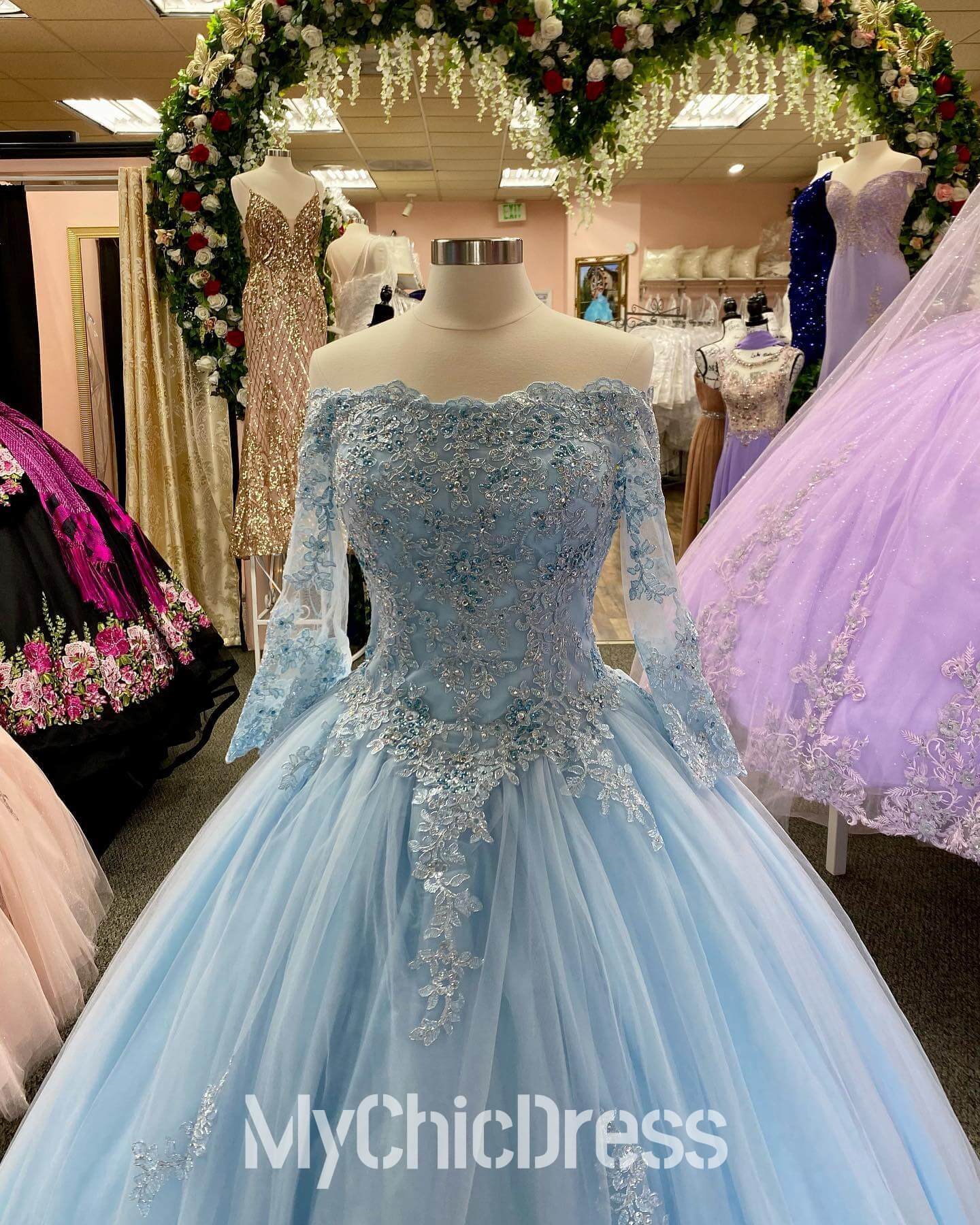 Vintage Lace Sky Blue Quinceanera Dresses Off the Shoulder Long Sleeves