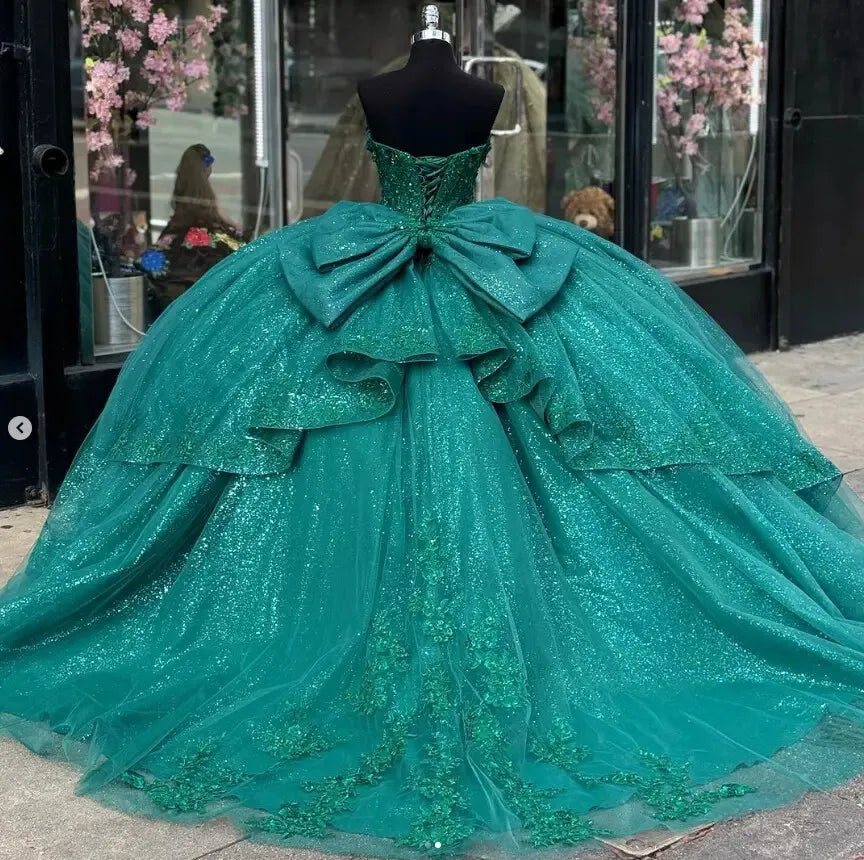 Vintage Strapless Emerald Green Quinceanera Dresses Lace Sweet 15 XV Gowns