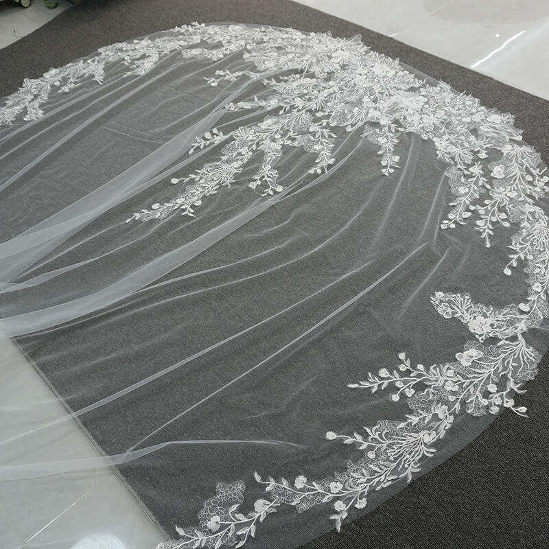 Velo de novia catedral con aplicaciones de encaje marfil blanco para novias