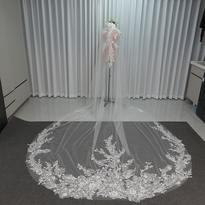 Velo de novia catedral con aplicaciones de encaje marfil blanco para novias
