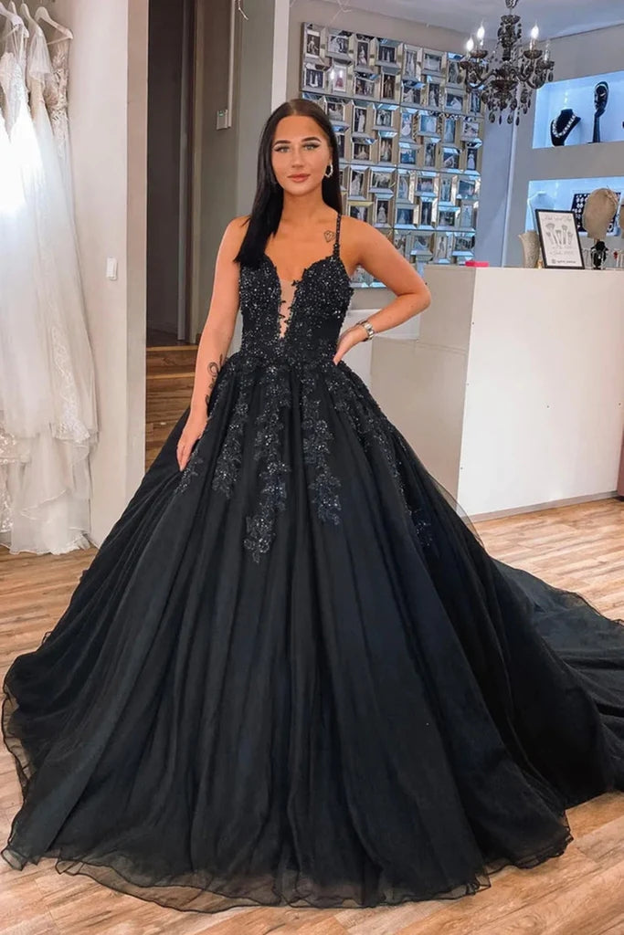 A Line Black Lace Long Prom Dresses V Neck Beaded Formal Evening