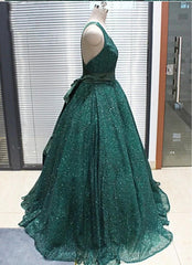 2024 Hot Green Sequined Prom Dresses Long V Neck Ball Gown Quinceanera Dresses