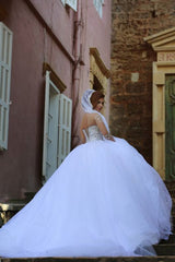 Gorgeous Crystals Tulle Vintage Ball Gown Wedding Dress Long Sleeves