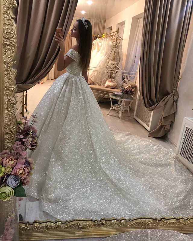 2022 Princess Sparkly Ballgown Wedding Dress With Sheer Neckline, Beaded  Long Sleeves, And Lace Applique Plus Size Bridal GQ From Lindaxu90, $342.59  | DHgate.Com
