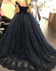 Ball Gown Black Gothic Wedding Dresses Lace Appliques Beaded Off the Shoulder